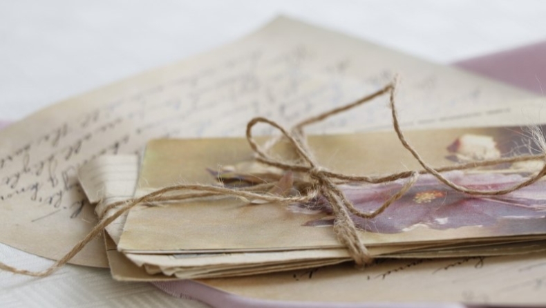 Η πρώτη επιστολή που στάλθηκε με γραμματόσημο πριν από 183 χρόνια πωλείται σε δημοπρασία