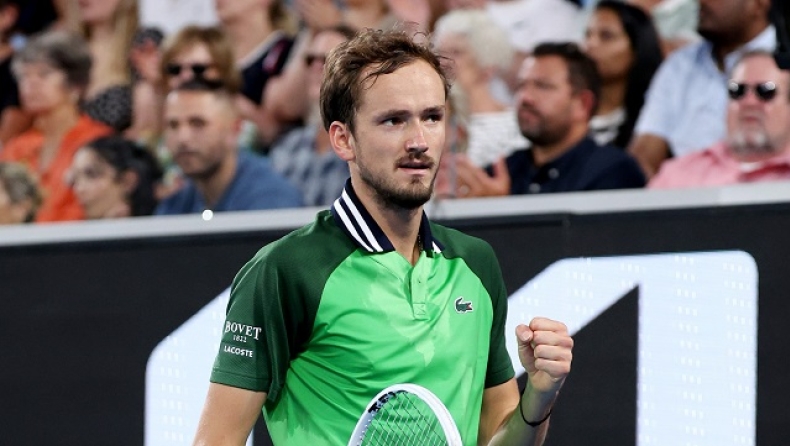 O Ντανίλ Μεντβέντεφ σφίγγει την γροθιά