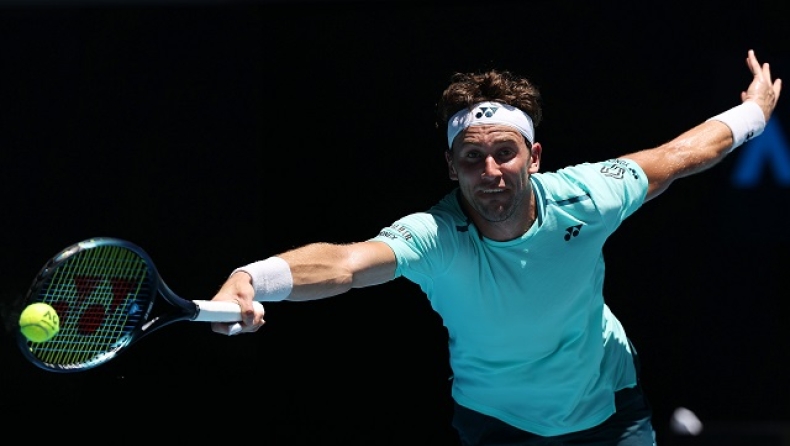 Ο Κάσπερ Ρουντ σε άμυνα