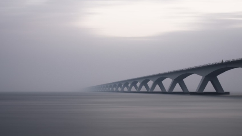 Η Ιταλία θέλει να κατασκευάσει τη μεγαλύτερη κρεμαστή γέφυρα στον κόσμο, αλλά τα αφεντικά της μαφίας έχουν άλλη άποψη
