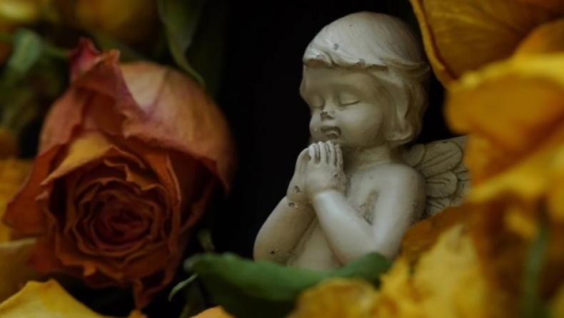 Το πείραμα της «διπλής σχισμή»: Η επιστημονική θεωρία για το τι συμβαίνει στην ψυχή των ανθρώπων μετά το θάνατό 