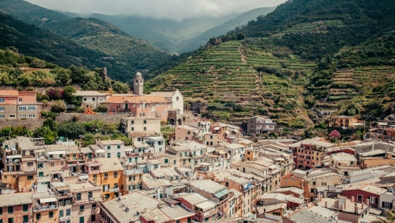 Το χωριό της Ιταλίας που έχει καταφέρει να κερδίσει τη μάχη με τον χρόνο: Τα μυστικά που εξασφαλίζουν την μακροζωία