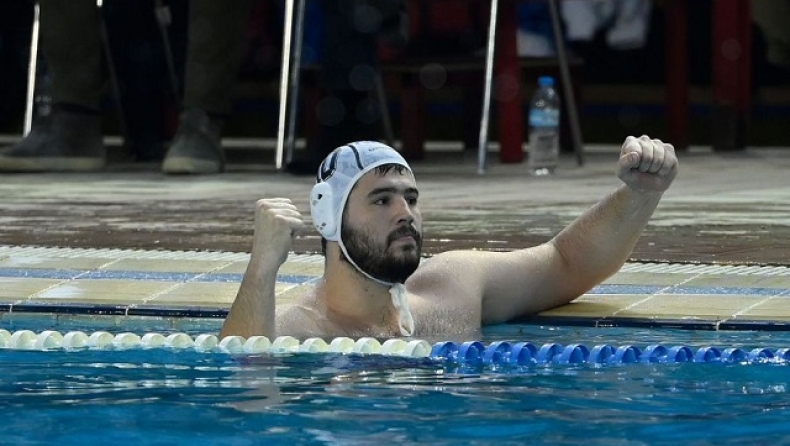 O Κώστας Κάκαρης