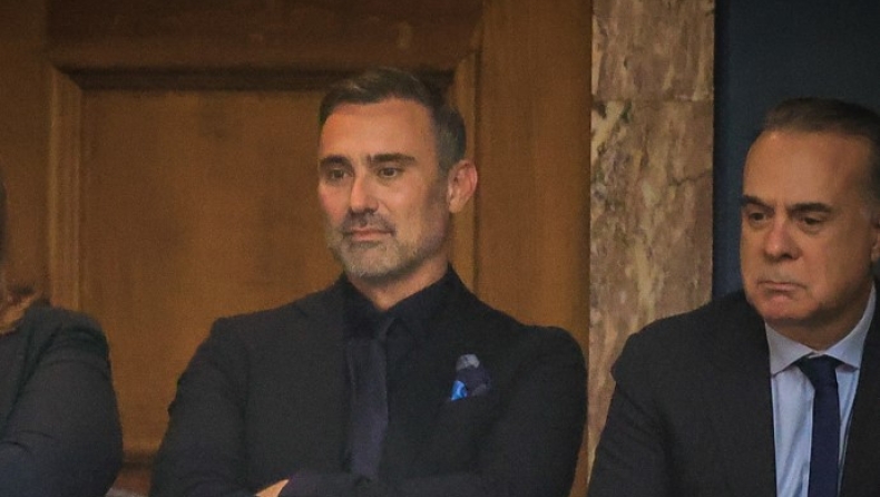 Ξέσπασε σε κλάματα στον «αέρα» ο Καπουτζίδης: «Η αγάπη βγαίνει από την καρδιά και δεν έχει γεννητικά όργανα» (vid)