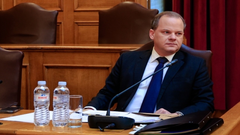 Καραμανλής στην εξεταστική για τα Τέμπη: «Θέλω να λάμψει η αλήθεια» 