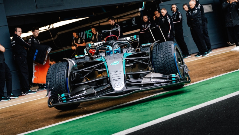 F1 - Η νέα Mercedes W15 στην πίστα για πρώτη φορά (vid)