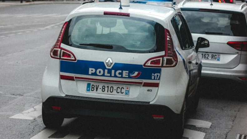 Συναγερμός στο Παρίσι: Ένοπλη επίθεση με τραυματίες (vid)