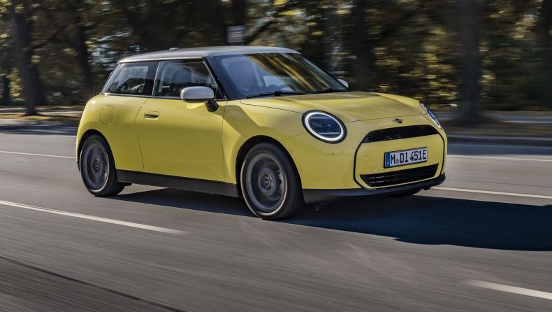 MINI Cooper Ε Classic: Σύγχρονη τεχνολογία με ρετρό αναφορές