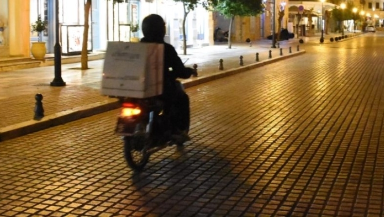 O διανομέας που του δάγκωσαν το αυτί για μια προτεραιότητα: «Έκοψε κομμάτι, το είδα στο στόμα του και μετά στο έδαφος» (vid)