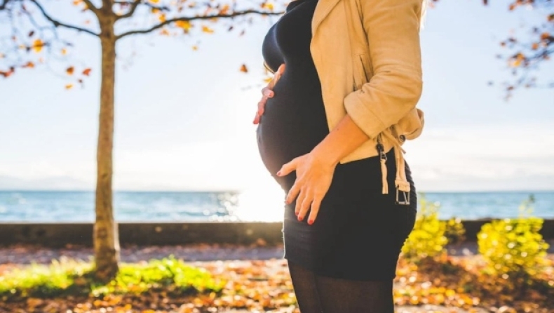Πονηρή «μητέρα» κέρδισε χιλιάδες ευρώ από επιδόματα μητρότητας αφού προσποιήθηκε 17 εγκυμοσύνες!