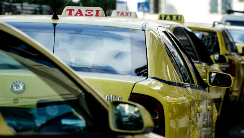  Ήπιε λίγο παραπάνω, δεν έβρισκε ταξί και πήρε το 100 να τον εξυπηρετήσει