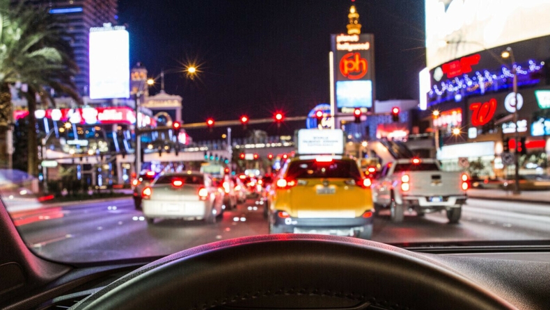 Συμφέρει να σβήνω τον κινητήρα στα φανάρια για να εξοικονομώ καύσιμο; 