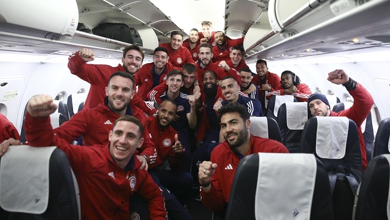 Ολυμπιακός: «Πάρτι» στην πτήση της επιστροφής, έπαιξε τον ύμνο με τρομπέτα ο πιλότος