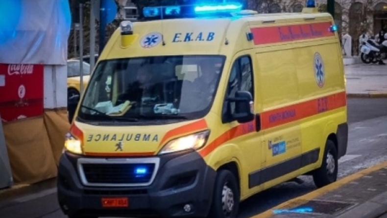 Εσπευσμένα σε νοσοκομείο 16χρονος που κατέρρευσε σε γήπεδο της Λάρισας κατά τη διάρκεια αγώνα