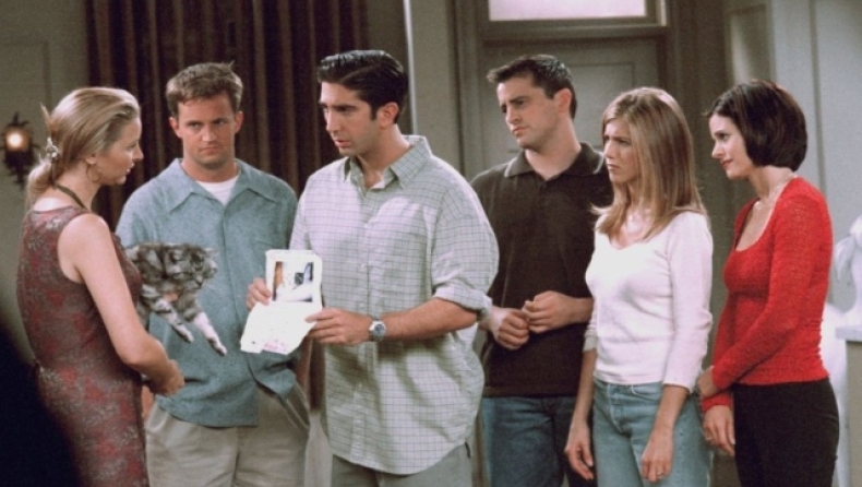 Ψυχολόγος εξήγησε για ποιο λόγο οι άνθρωποι παρακολουθούν σε επανάληψη τις αγαπημένες τους σειρές 