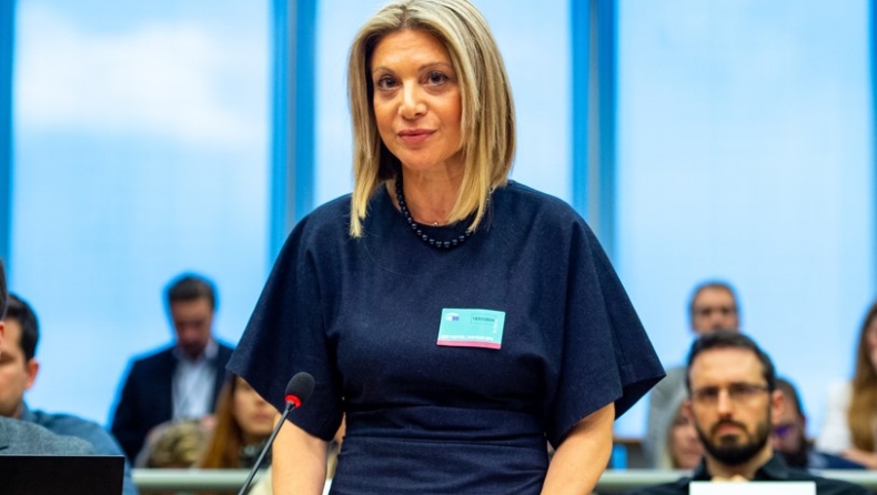 Καρυστιανού στο Ευρωκοινοβούλιο: «Χάθηκαν κρίσιμα αποδεικτικά στοιχεία ενοχής στα Τέμπη» (vid)