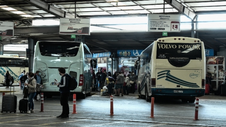 Βίντεο ντοκουμέντο από τη στιγμή που ένοπλος πυροβολεί μέσα σε κατάστημα στα ΚΤΕΛ Κηφισού 