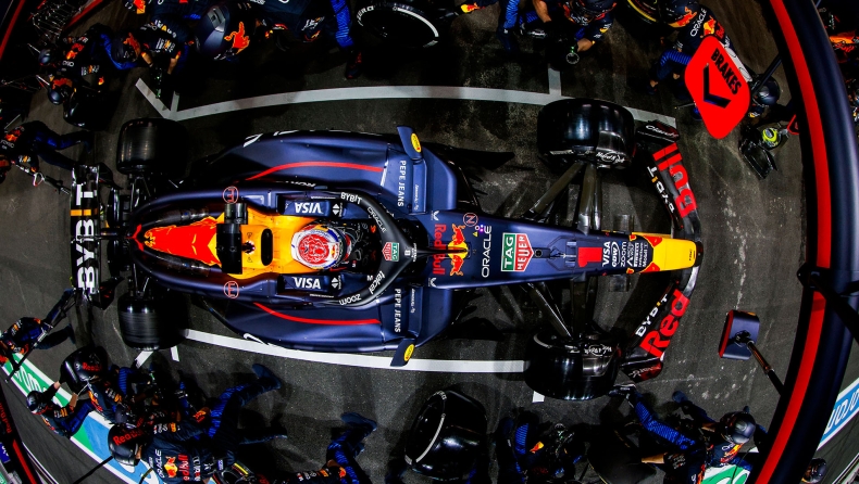 Χορός στην έρημο: Η συμφωνία της Red Bull κάτω από τα αστέρια