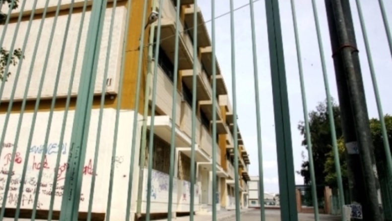 Αδιανόητη καταγγελία στην Κρήτη: Δασκάλα έδεσε 8χρονο μαθητή σε καρέκλα με χαρτοταινία 