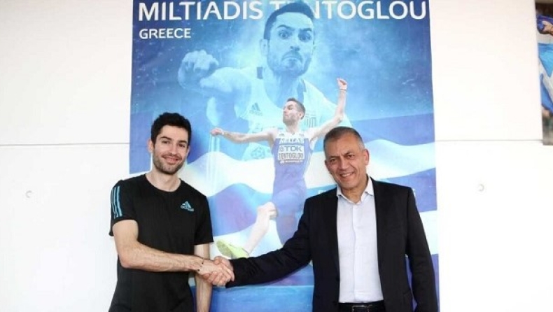 Οι Μίλτος Τεντόγλου και Γιάννης Βρούτσης