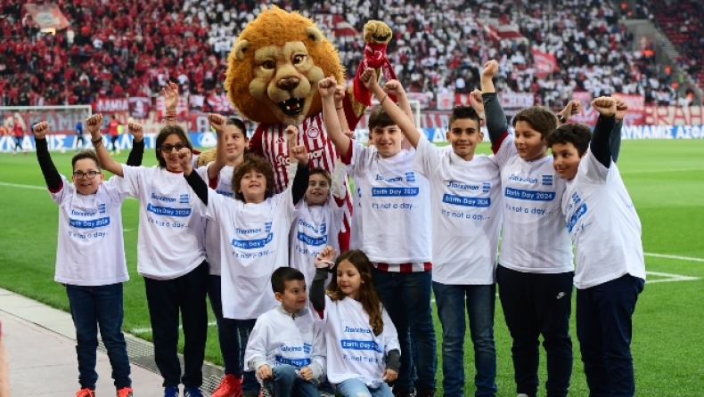 Μήνυμα για την προστασία του περιβάλλοντος στα ελληνικά γήπεδα από τη Stoiximan, τη Super League και τη We4All