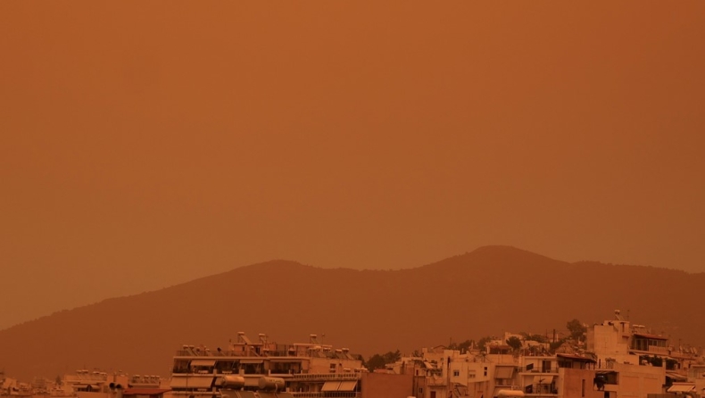 H σκόνη από την Αφρική σκέπασε σχεδόν όλη την χώρα: Εικόνες αποκάλυψης σε Αττική και άλλες περιοχές (vid)