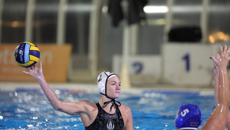 H Μέγκενς με το σκουφάκι του Αλίμου