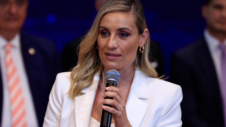 Ελεονώρα Μελέτη: «Βρίσκομαι στο επίκεντρο μιας επίθεσης, δεν με αγγίζει, μένω στον στόχο μου και αδιαφορώ» (vid)