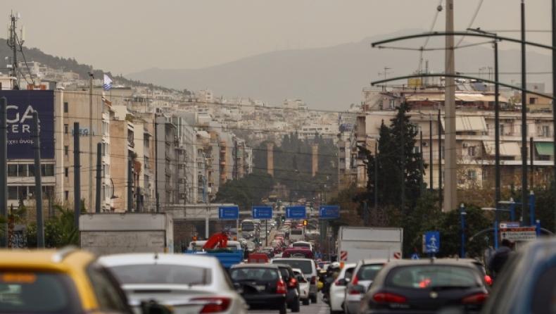 Έρχεται πτώση της θερμοκρασίας μαζί με αφρικανική σκόνη και λασποβροχές: Με τι καιρό θα κάνουμε Πάσχα (vid) 