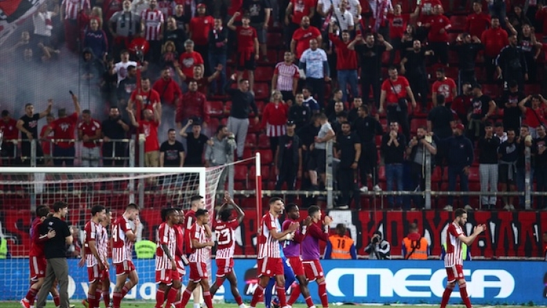 Ολυμπιακός: Αποθέωση και... «φέρτε μας το ευρωπαϊκό» από τον κόσμο στους παίκτες (vid)