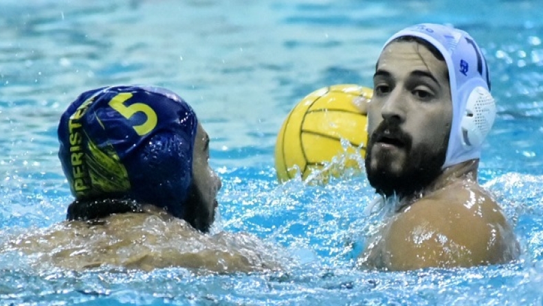 Ο Γαρδίκας με το σκουφάκι του Απόλλωνα Σμύρνης