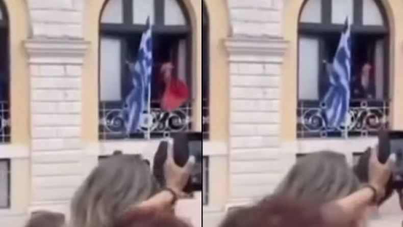 Ατύχημα έξω από το δημαρχείο της Κέρκυρας: Έριξαν κανάτα από το παράθυρο και προσγειώθηκε σε κεφάλι γυναίκας (vid)