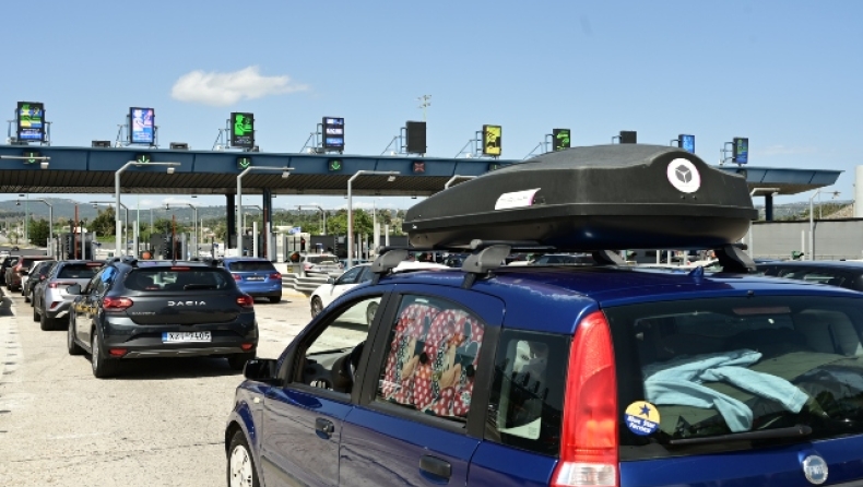 «Ξινή» βγήκε στους Αθηναίους η έξοδος για το Πάσχα: Χάος σε Αττική Οδό, Λεωφόρο Αθηνών και Πειραιά