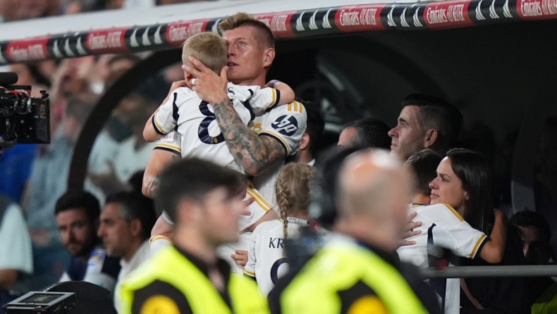 Ρεάλ Μαδρίτης: Standing ovation στο «Μπερναμπέου» για τον δακρυσμένο Κρόος