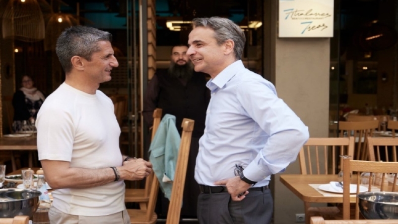 O Μητσοτάκης συνάντησε τον Λουτσέσκου στη Θεσσαλονίκη και τον συνεχάρη για την κατάκτηση του πρωταθλήματος 