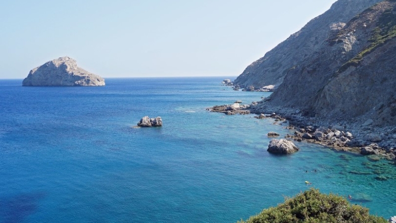 Ποιο είναι το πανέμορφο ελληνικό νησί που ξεχωρίζει η βρετανική Express για το 2024: «Είναι πολύτιμο πετράδι»
