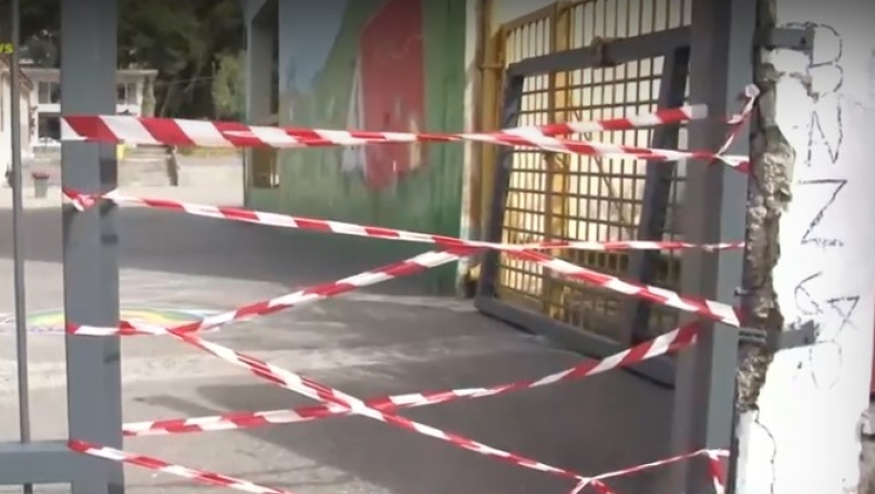 Εικόνες από το σημείο όπου η πόρτα καταπλάκωσε τους μαθητές στην Κηφισιά: Εκτός κινδύνου ο 9χρονος (vid)