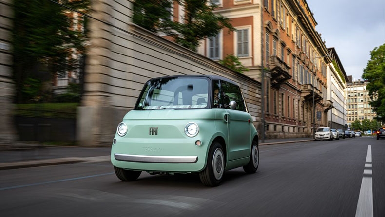 Fiat: Οι Ιταλοί κατάσχεσαν ιταλικά αυτοκίνητα γιατί είχαν πάνω τους την ιταλική σημαία