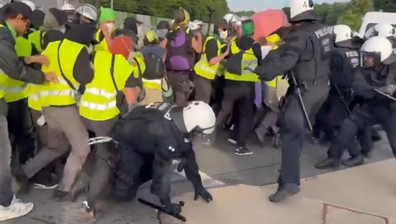 Επεισόδια έξω από το συνέδριο της AfD: Χιλιάδες διαδηλωτές κατά του κόμματος 