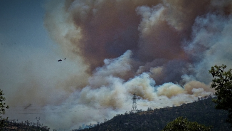 Φωτιά στην Πάρνηθα: Ενισχύονται οι δυνάμεις της Πυροσβεστικής, στη μάχη και ο στρατός (vid) 