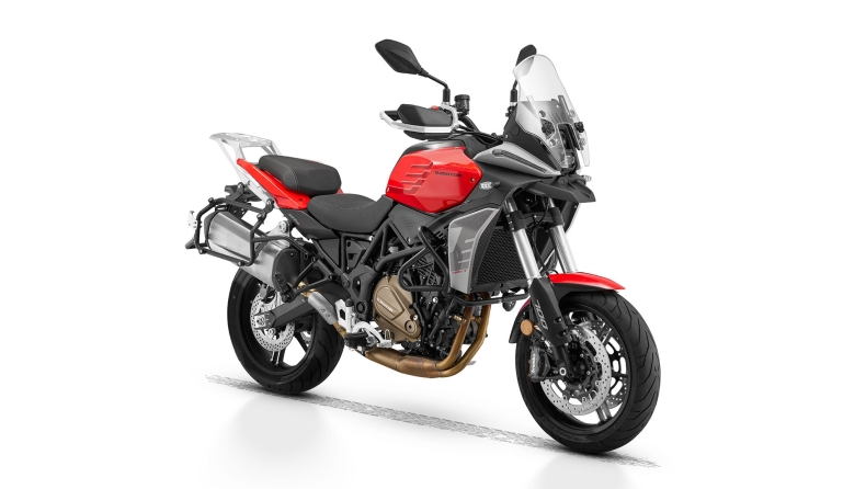 QJMOTOR SRT 700S: Μια αληθινή περιπέτεια σε δύο τροχούς