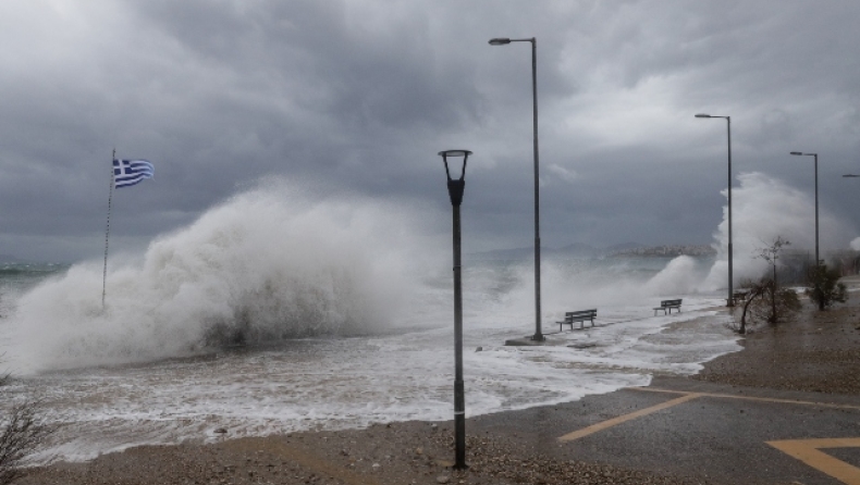 Αρχίζει το τριήμερο κακοκαιρίας: Οι περιοχές επικινδυνότητας (vid)