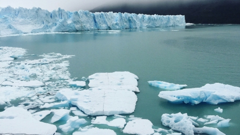 Το παγόβουνο που «αρνείται να πεθάνει»: Είναι διπλάσιο σε μέγεθος από το Λονδίνο (vid) 