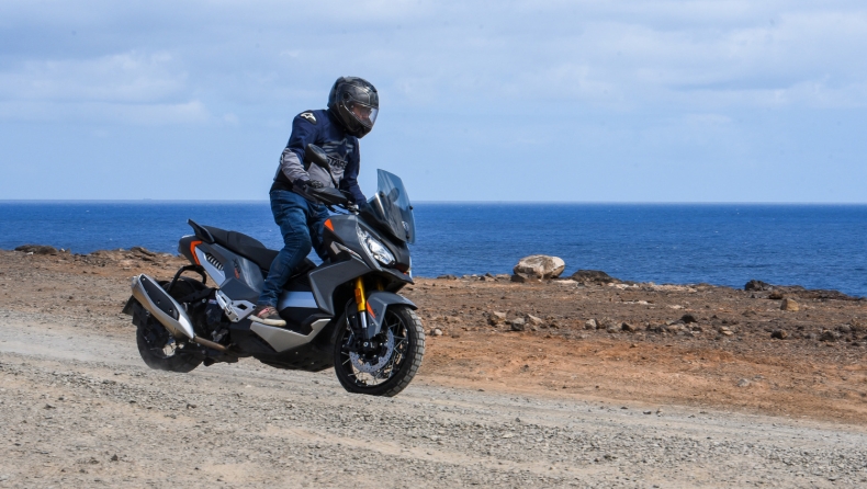 Test ride Peugeot XP400 GT: Η κατηγορία των adventure scooter αποκτά το γαλλικό μέλος της