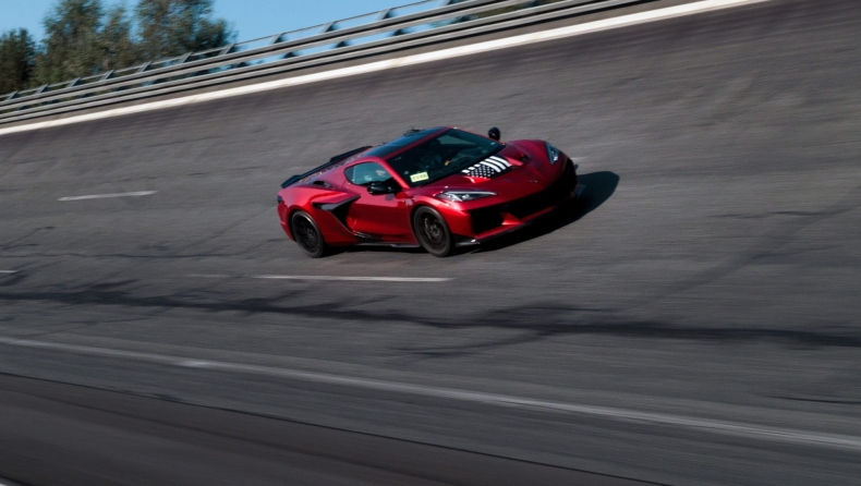 Corvette ZR1: Το πιο γρήγορο αυτοκίνητο με τιμή έως 1 εκατ. δολάρια (vid)