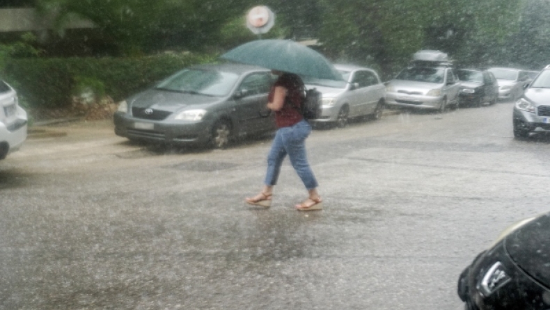 «Καμπανάκι» Μαρουσάκη για την επερχόμενη κακοκαιρία: Πού θα «χτυπήσουν» τα ακραία φαινόμενα (vid)