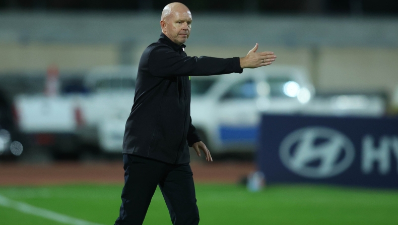 Μπεργκ: «Είχαμε μεγάλες ευκαιρίες, υπερβολική η 2η κίτρινη του Καμπρέρα»