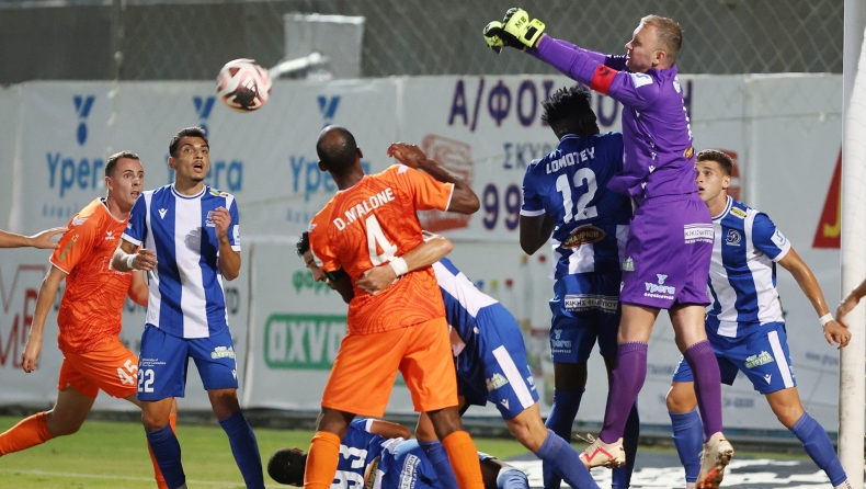 Καρμιώτισσα: Βίντεο 13 λεπτών με αμφισβητούμενες φάσεις και αιχμές προς τον διαιτητή