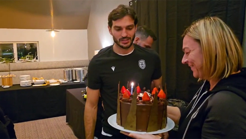 ΠΑΟΚ: Άφιξη στο Μάντσεστερ και πάρτι γενεθλίων για τον Οζντόεφ (vid)