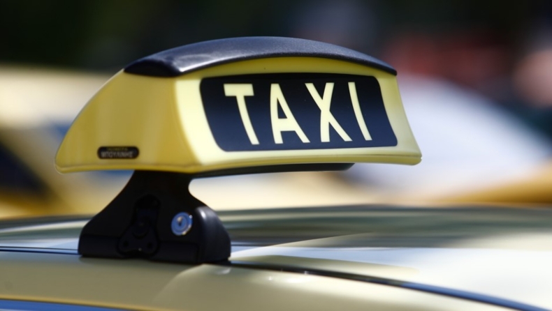 Απίστευτο: Συνελήφθη οδηγός ταξί που ήταν μεθυσμένος και δεν είχε δίπλωμα!